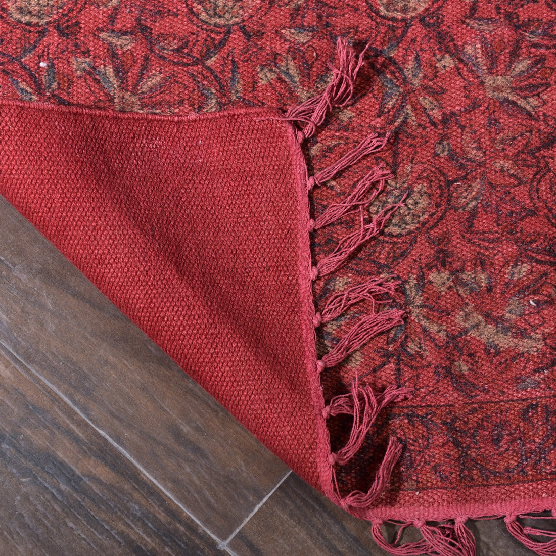 Red Woven Rug Red Woven Rug – razaaiwala